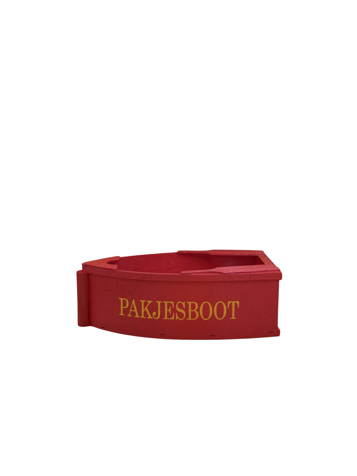 Rode pakjesboot geschilderd met de tekst: 'pakjesboot'. Van de zijkant gezien.