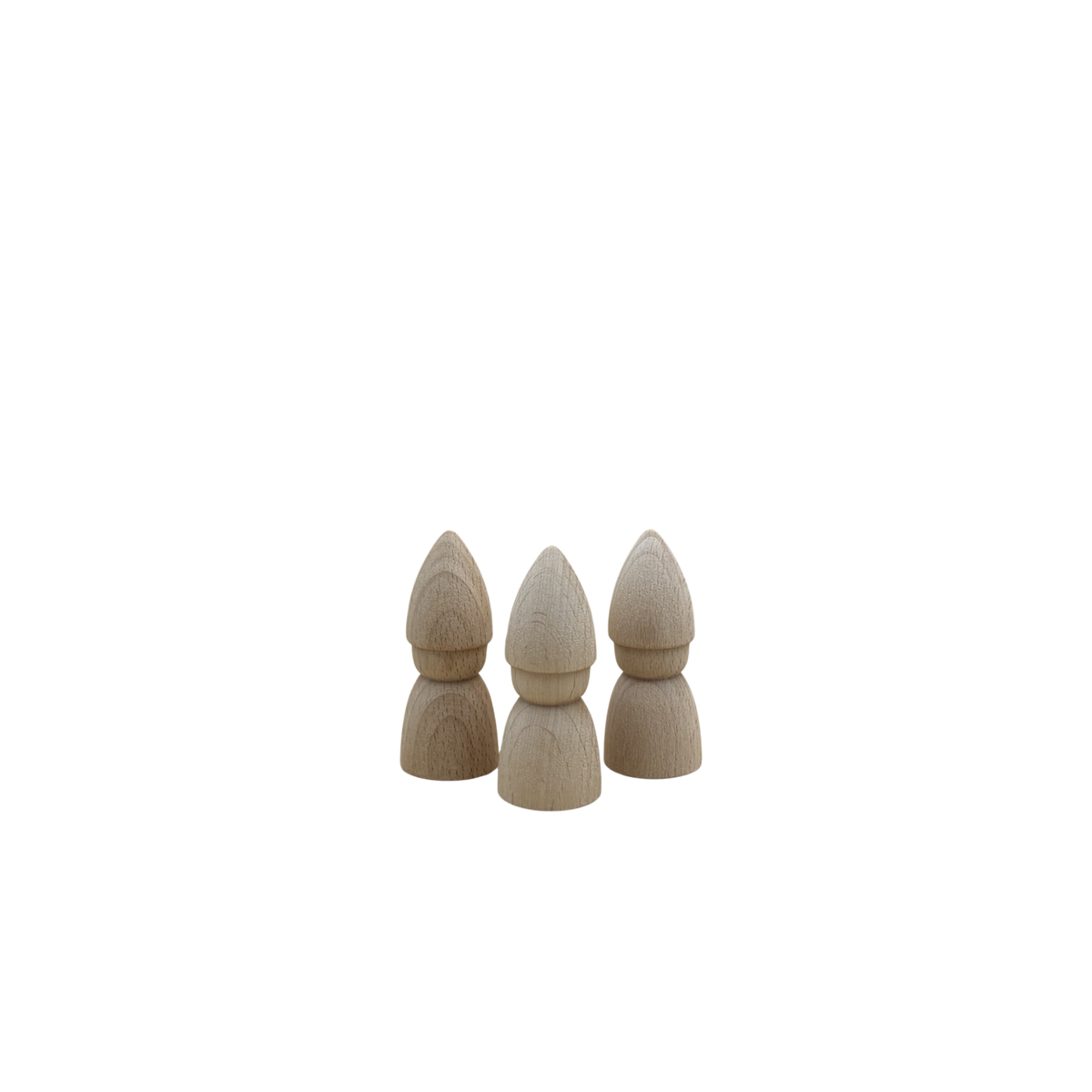 3 houten kegelpoppetjes als kabouters of Sinterklazen.