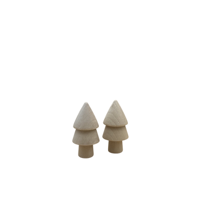 2outen dennenboom van 7 cm schuin achter elkaar.