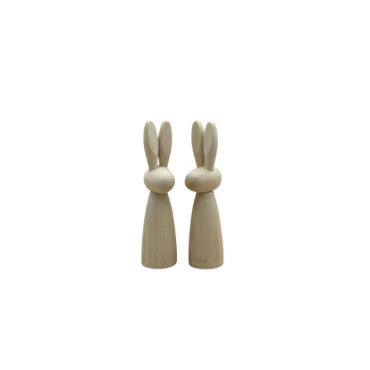 2 kleine houten konijn van 12 cm schuin van voren.