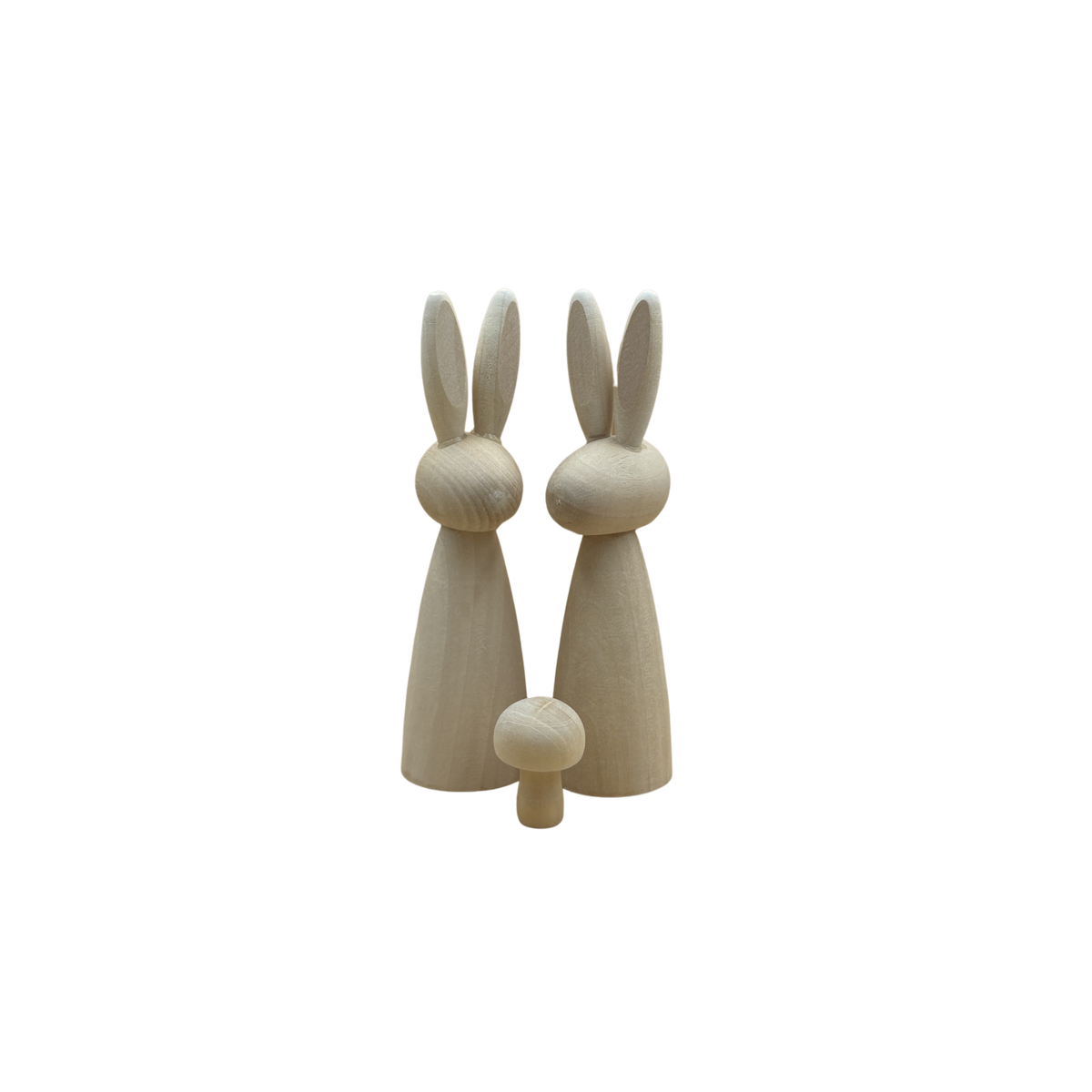 2 grote houten konijn van 14 cm schuin van voren met paddenstoel.